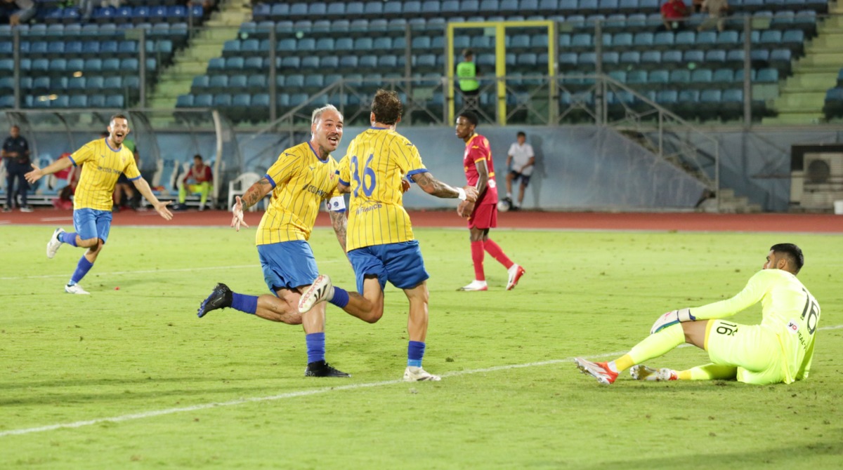 ©FSGC/MovieByDaniels | La gioia di Manfroni (di spalle) e Prandelli dopo il gol del 1-0 del Tre Fiori