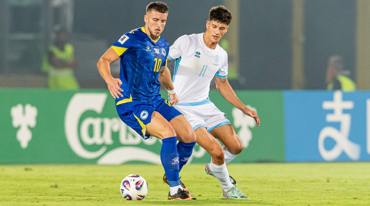 ©FSGC/Pruccoli | Andrea Contadini (a destra) in azione durante San Marino - Bosnia Erzegovina