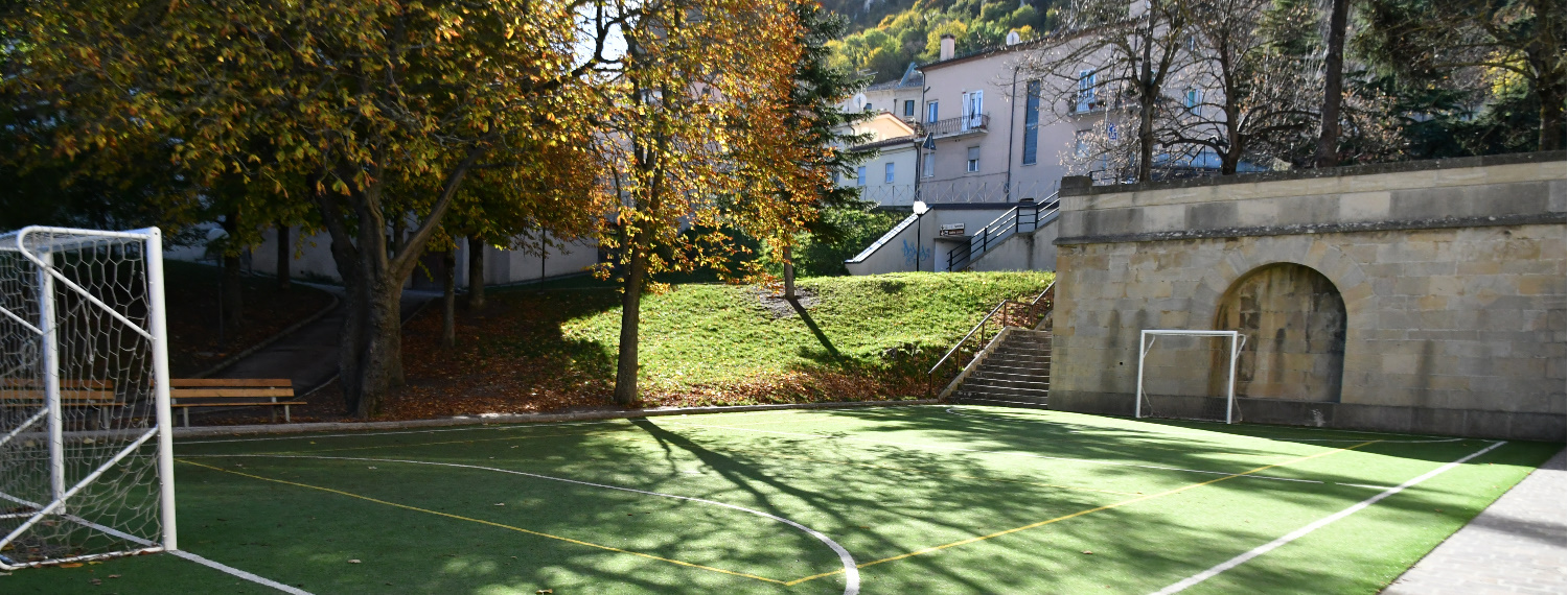 Federcalcio e comunità rinnovato il campetto di Maggiore